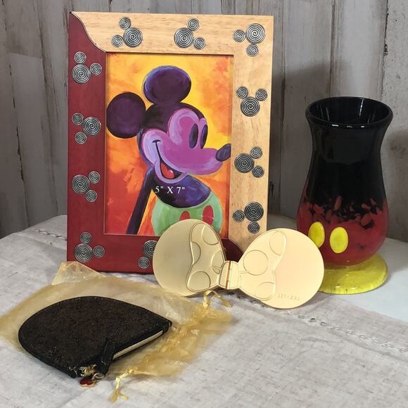 NWOT Limited Edition Sephora Minnie Mouse Compact - Picture 7 of 9